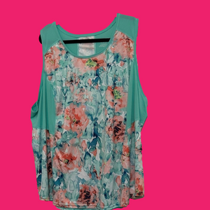 Ladies Tek Gear Drytek workout shirt, barely worn. Size 3X